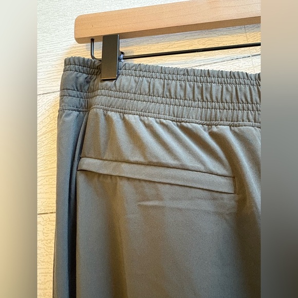 Athleta Brooklyn Textured Jogger Olive Green, Size 12 - Picture 12 of 15